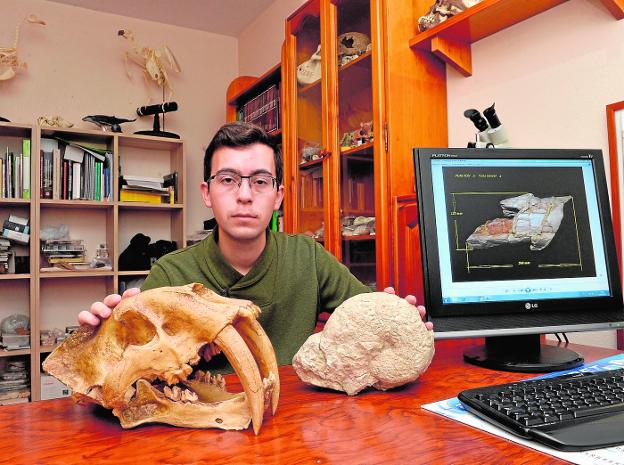 Miguel Tórtola: «No interesa mucho la paleontología hasta que dices dinosaurio o neandertal»